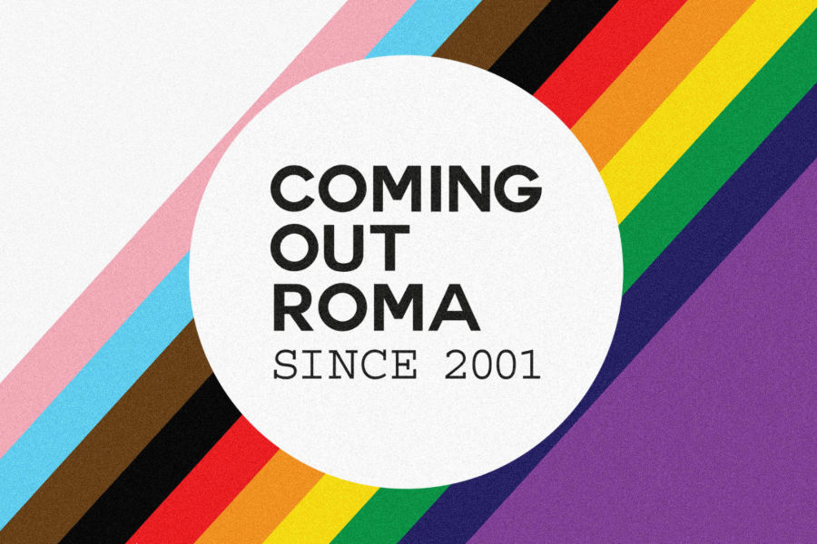Scritta “Coming Out Roma Since 2001” sullo sfondo dei colori delle bandiere arcobaleno e trans.